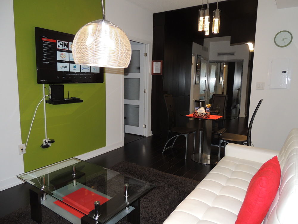 Tvhr - Luxury Condos In Heart Of Downtown Торонто Экстерьер фото