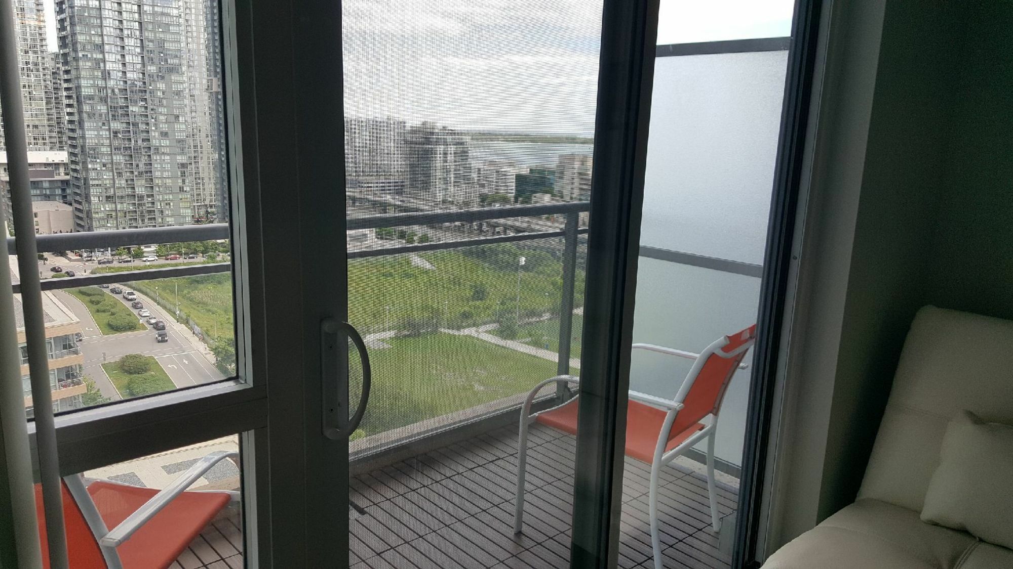 Tvhr - Luxury Condos In Heart Of Downtown Торонто Экстерьер фото