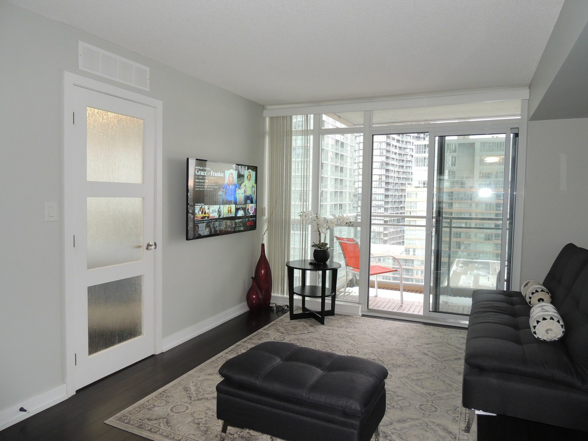 Tvhr - Luxury Condos In Heart Of Downtown Торонто Экстерьер фото