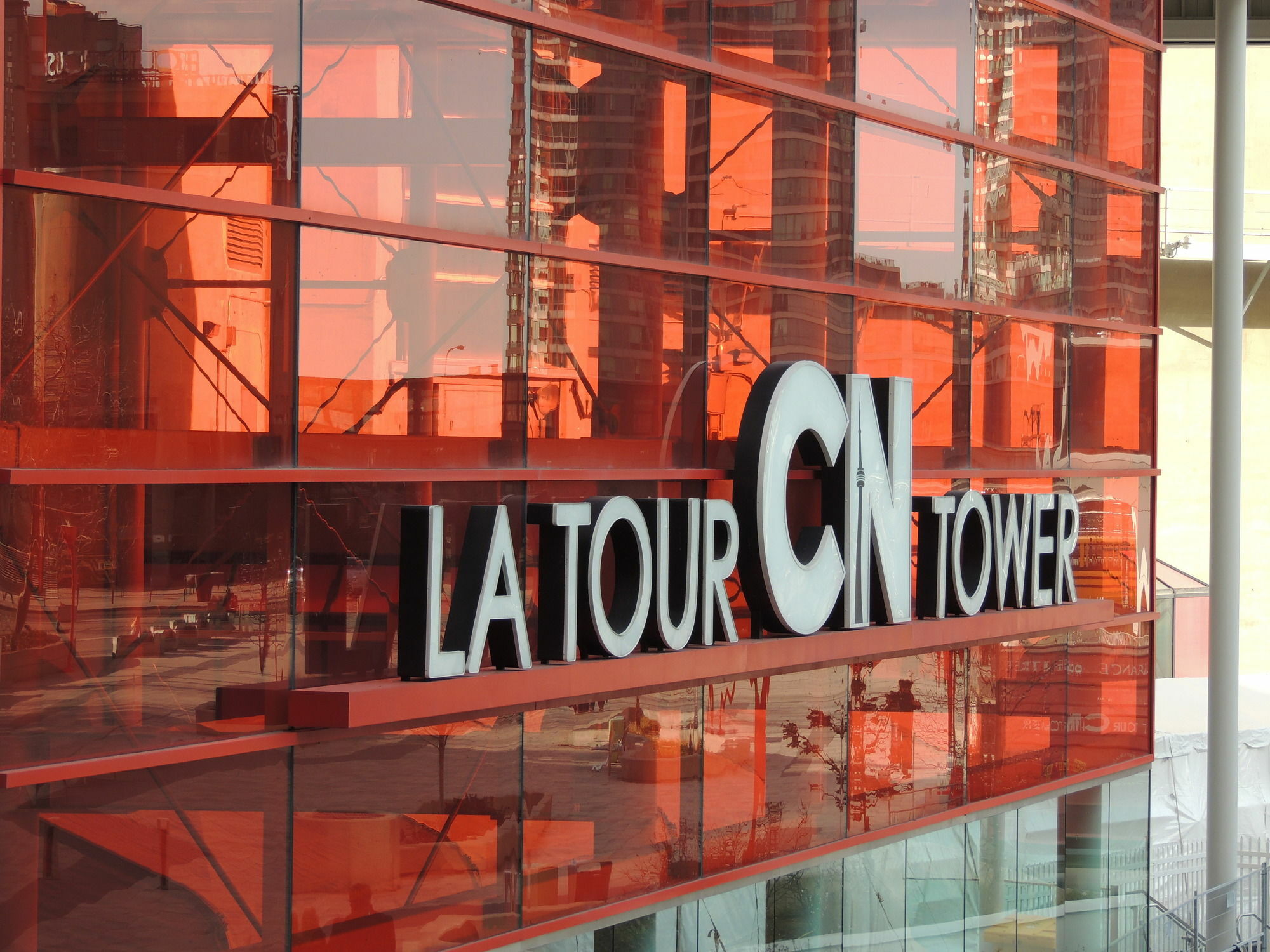 Tvhr - Luxury Condos In Heart Of Downtown Торонто Экстерьер фото