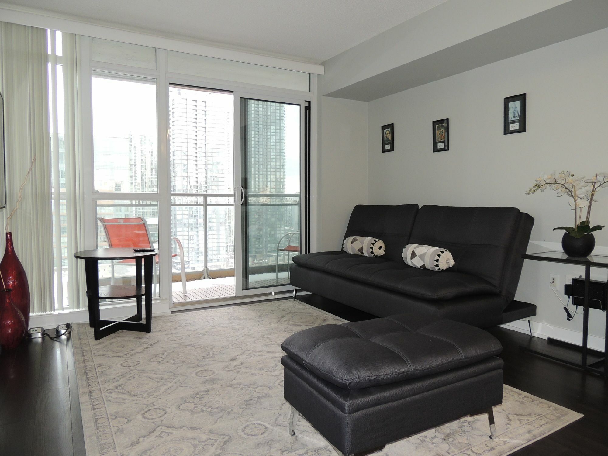 Tvhr - Luxury Condos In Heart Of Downtown Торонто Экстерьер фото